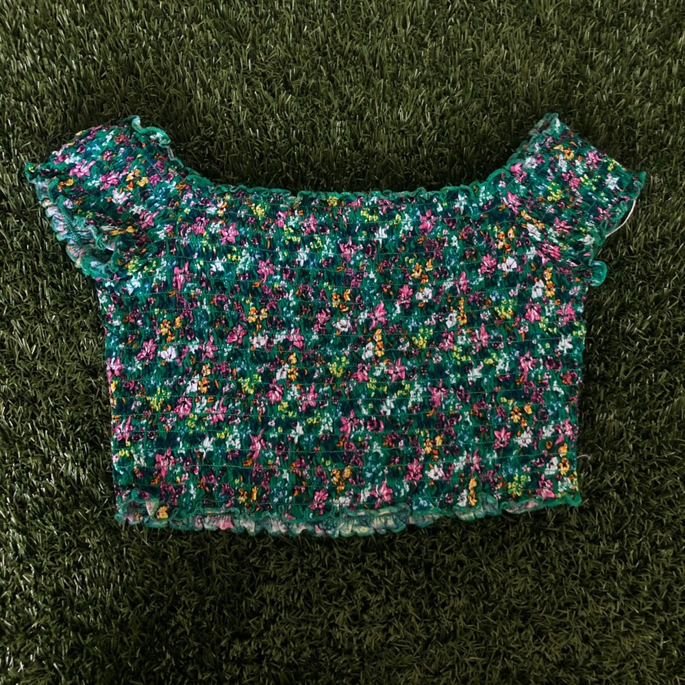 DIVIDED Green Floral Crop Top
